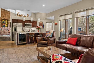 Building Photo - 77 Wild Horse Mesa Dr