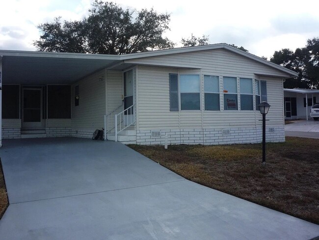 Building Photo - 4530 Skyline Dr