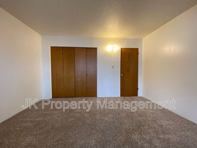 Building Photo - 1110 2nd Ave S