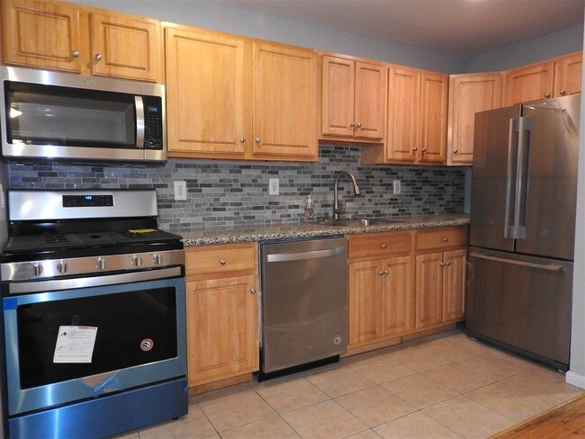 Building Photo - 214 New York Ave