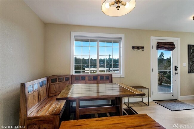 Foto del edificio - Gig Harbor Water View Home