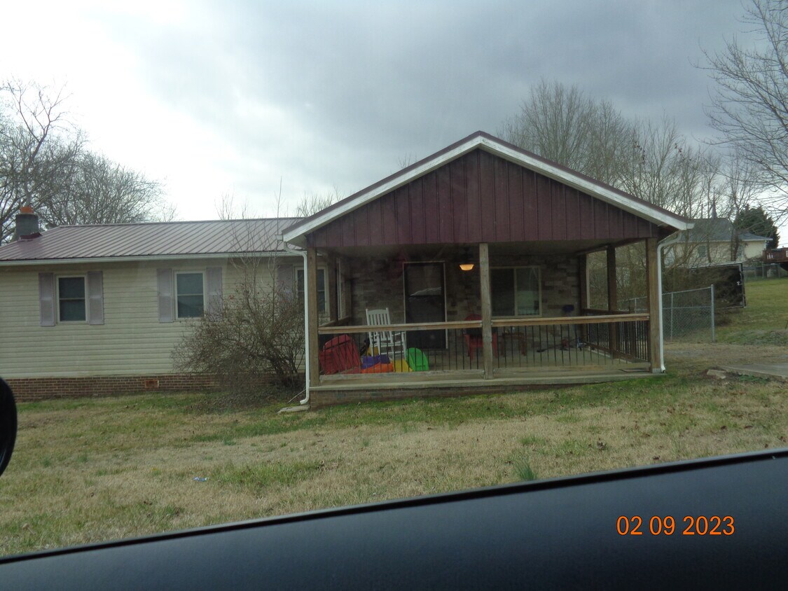 5 Moss Ln, Granite Falls, NC 28630 House Rental in Granite Falls, NC