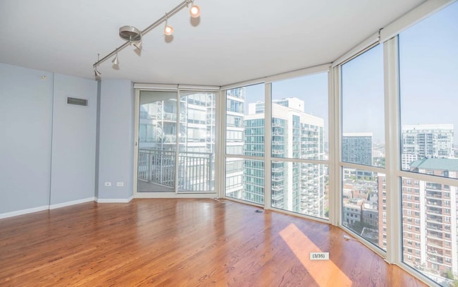 Foto del edificio - 645 N Kingsbury St