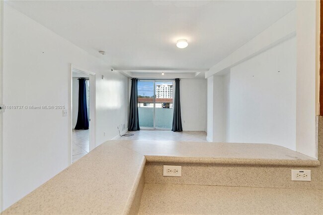 Foto del edificio - 2550 SW 27th Ave