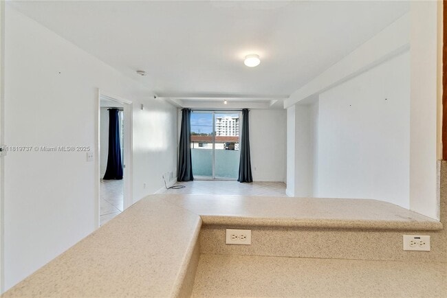 Building Photo - 2550 SW 27th Ave