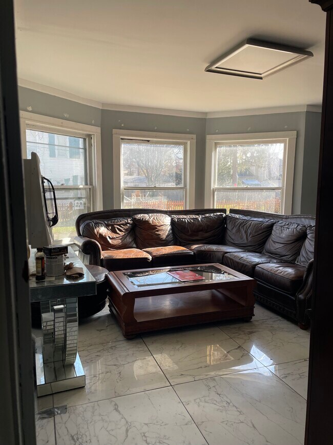 Foto del edificio - 301 Riverside Ave