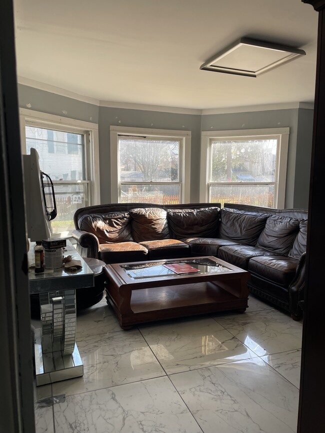 Building Photo - 301 Riverside Ave