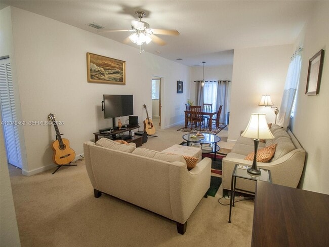 Foto del edificio - 2728 NE 3rd Ct