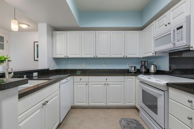 Building Photo - 92-1027 Koio Dr. #F
