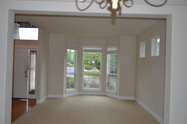 Building Photo - 4 br, 2.5 bath House - 140 SW Delta Ave