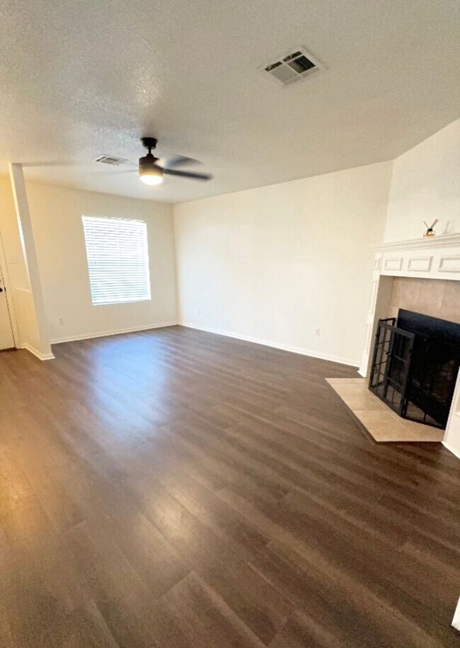 Building Photo - 3Bd/3Ba in Killeen, TX!