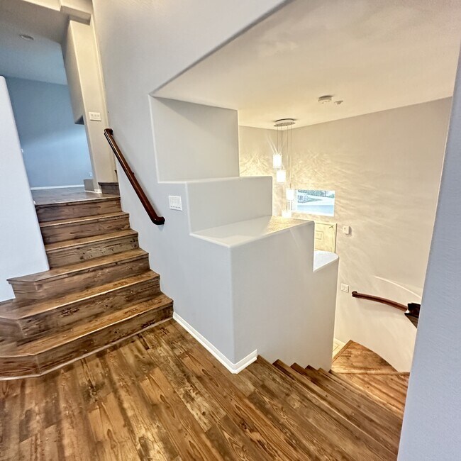 Building Photo - 2649 Villas Way