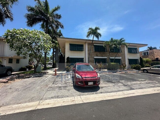 Building Photo - 120 Isle of Venice Dr