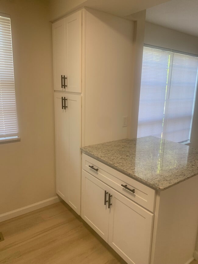 Building Photo - 11881 Cresta Verde Dr