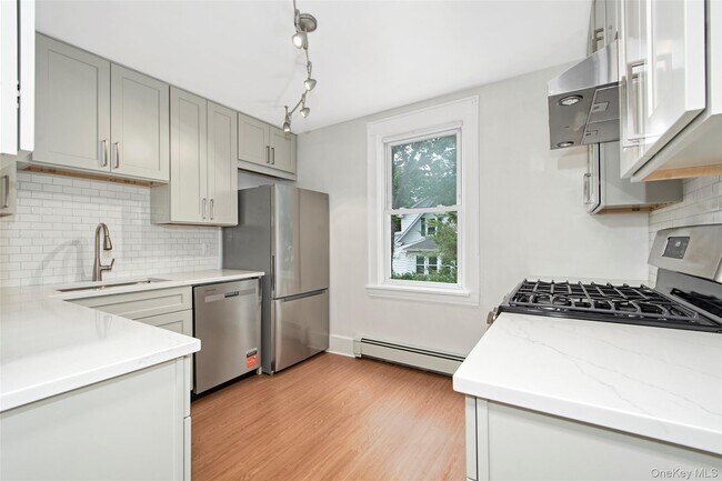 Foto del edificio - 1216 Halstead Ave