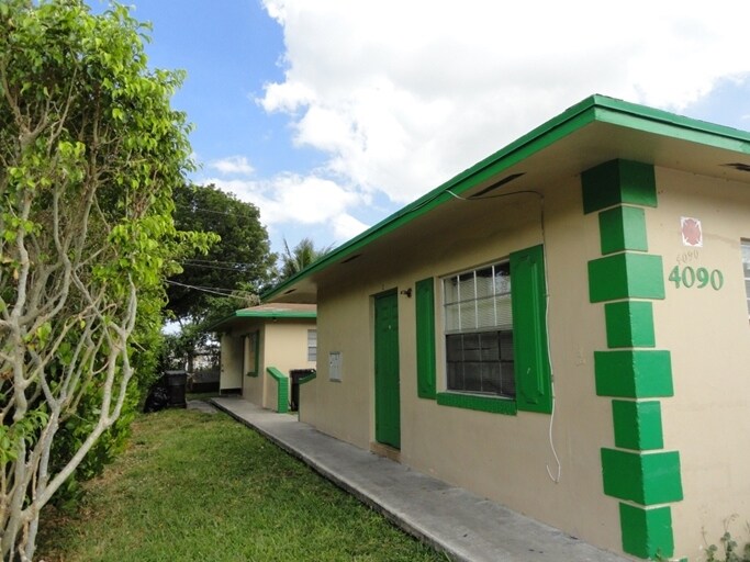 Building Photo - 4090 NW 31st Ter