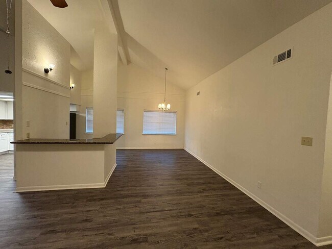 Foto del edificio - 1613 Cantrell Blvd