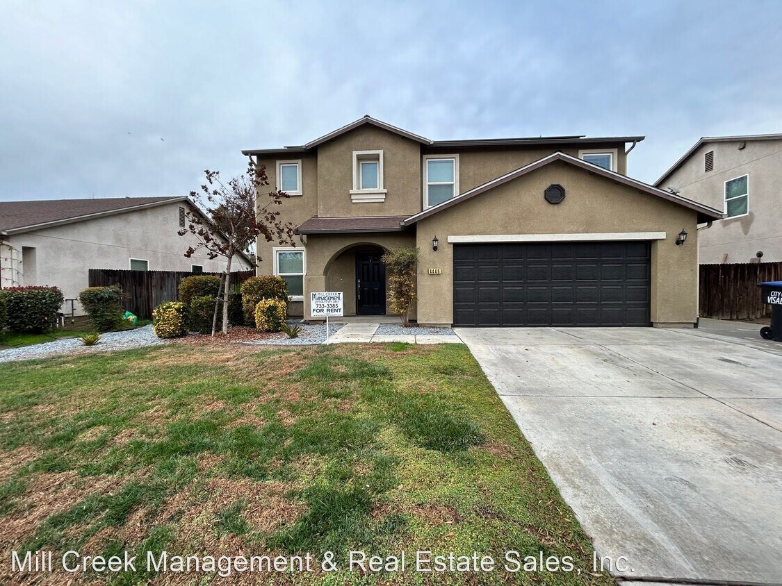 Primary Photo - 4 br, 2.5 bath House - 4448 W Rialto