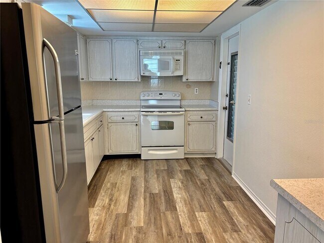 Foto del edificio - 147 Bluff View Dr