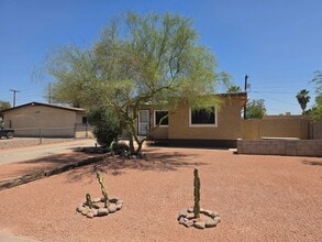Building Photo - 1243 N Oleander St
