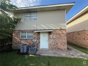 Building Photo - 320 W Liberaux St