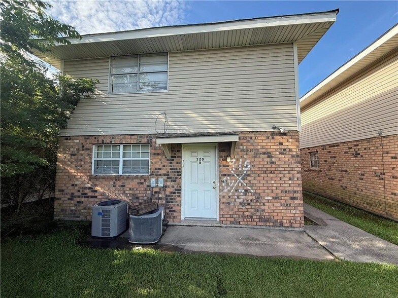 Primary Photo - 320 W Liberaux St
