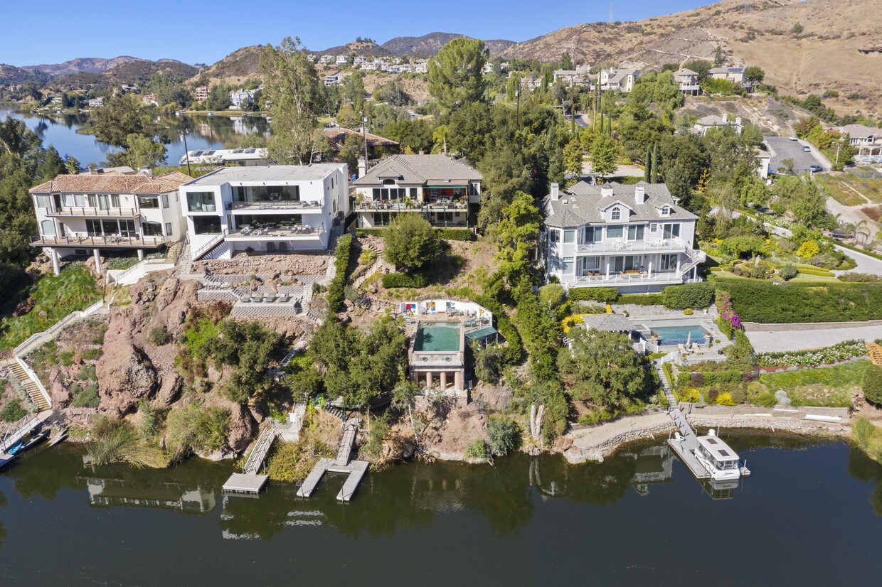 2094 Trentham Rd, Westlake Village, CA 91361 House Rental in Westlake