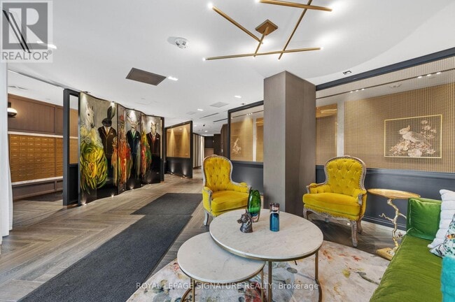 Photo du bâtiment - 405-405 Dundas St W