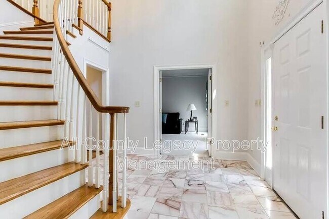 Building Photo - 2541 Berwick Walk