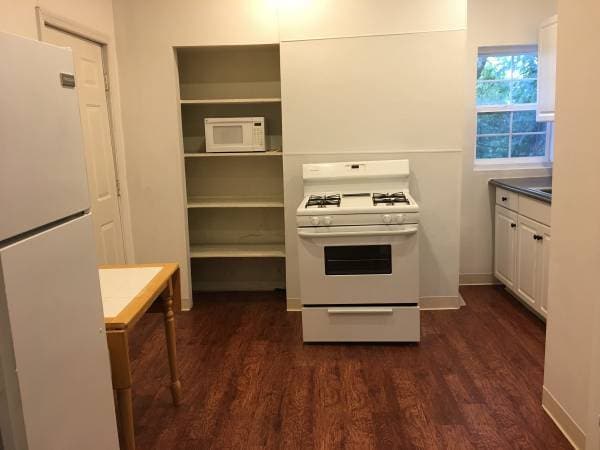 Kitchen - 240 Ophelia St