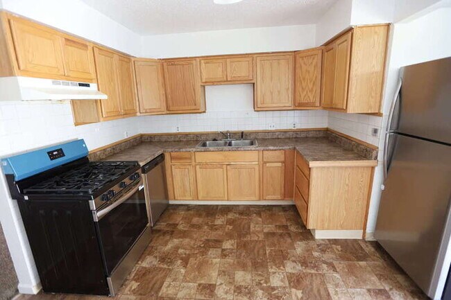 Building Photo - 2257 Countrywood Dr SE