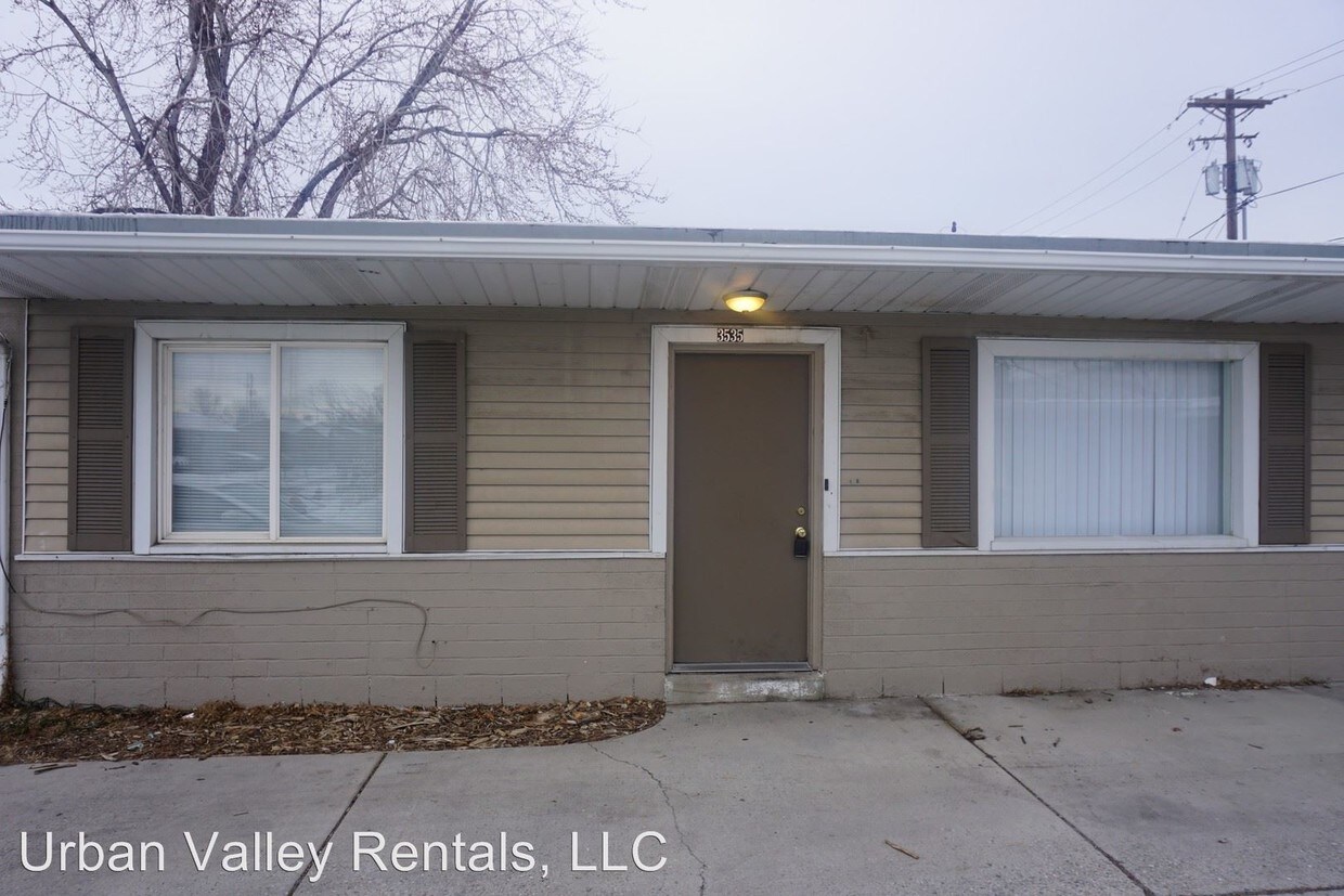 Primary Photo - 3535-3547 S Shafer Ln