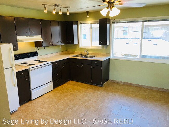Foto del edificio - 1315-1333-1333 W 18th Ave