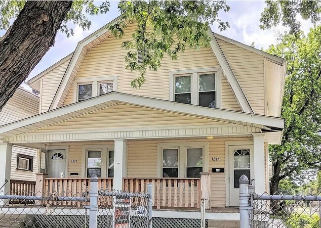 Building Photo - 1315 E 18th Ave
