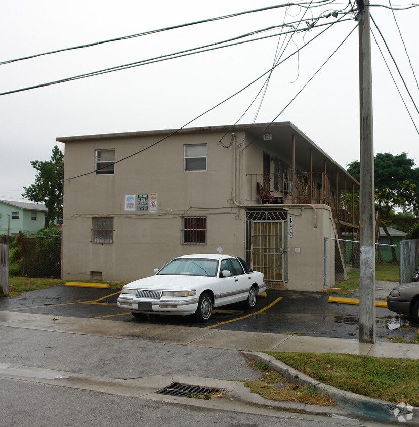 Foto del edificio - 1459 NW 60th St