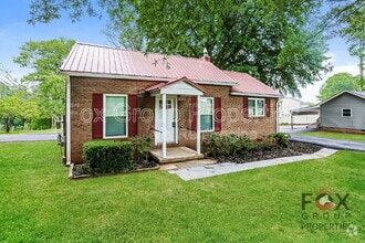 Building Photo - 235 Linwood Rd