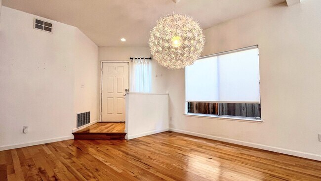 Foto del edificio - 4BD/2.5BA -Modern, Tech-Enhanced Home in P...