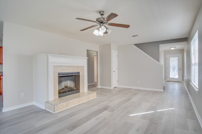 Building Photo - Spacious 4-Bedroom Home in Wetherby Cove w...