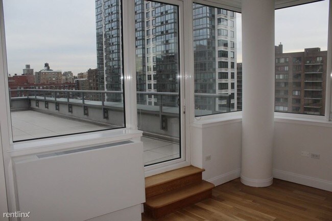 Foto del edificio - 805 Columbus Ave