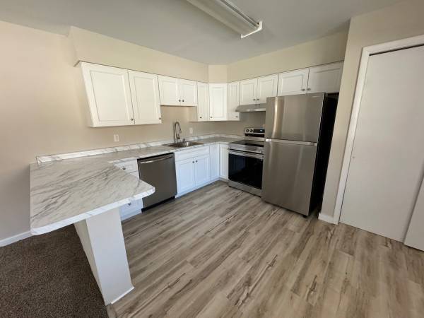 Primary Photo - Renovated 2BR 1BA - Rutland Town