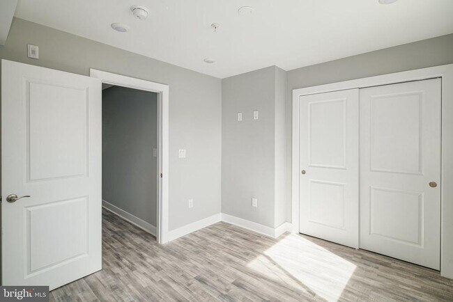 Foto del edificio - 1443 N 8th St