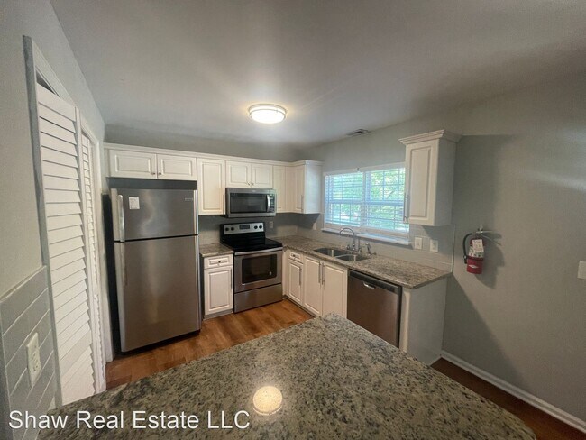 Foto del edificio - 3 br, 2 bath House - 318 Brickle Ave.