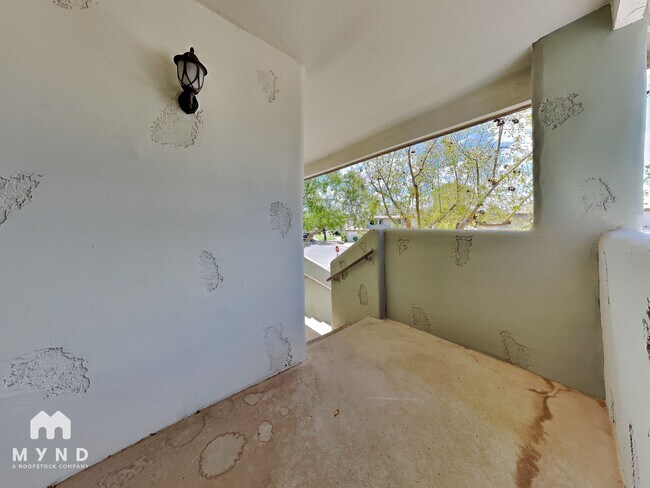 Building Photo - 1825 W Ray Rd