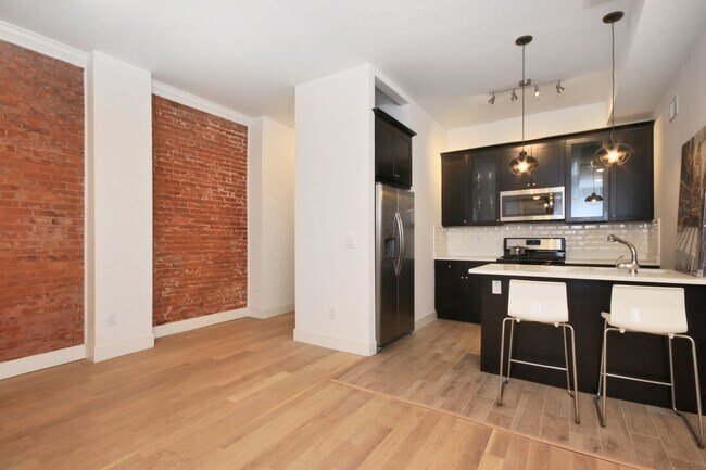 Foto del edificio - 698 Broadway