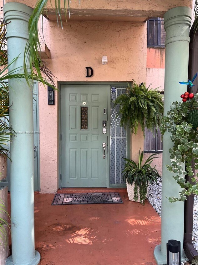8210 NW 191st St Unit 25D, Hialeah, FL 33015 Condo for Rent in