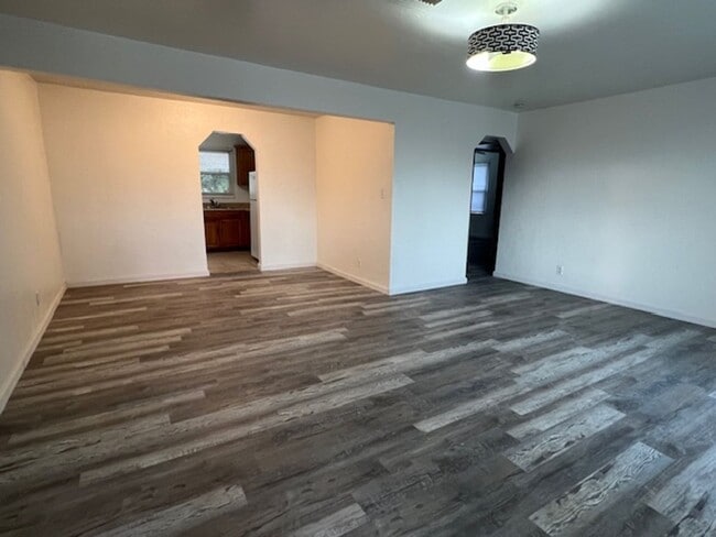 Building Photo - 2512 Edwards Ave