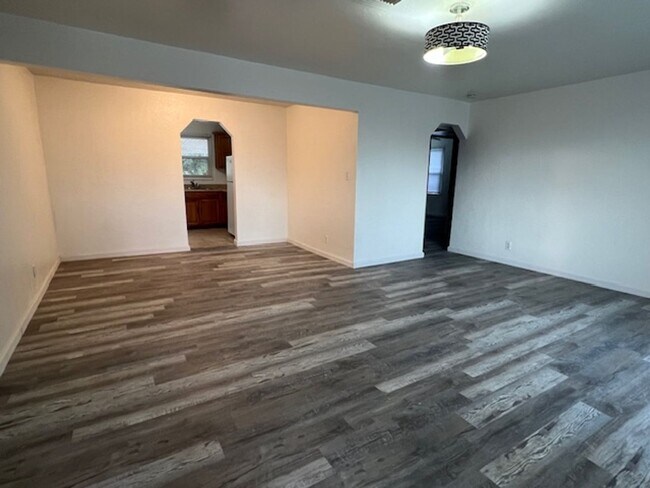 Foto del edificio - 2512 Edwards Ave