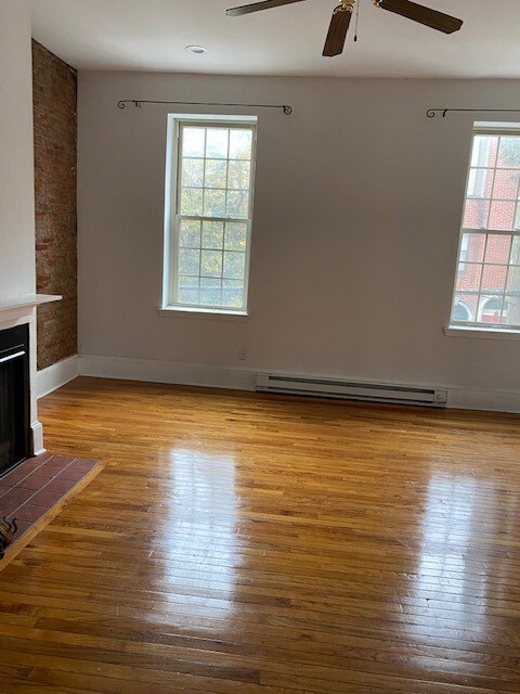 Building Photo - 611 S 10th St