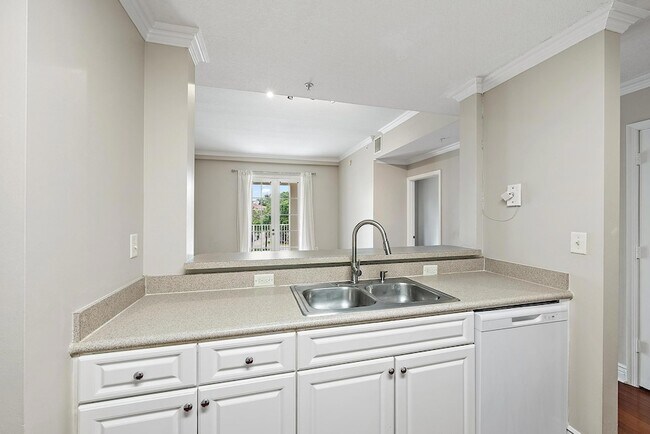 Building Photo - 1200 Town Center Dr