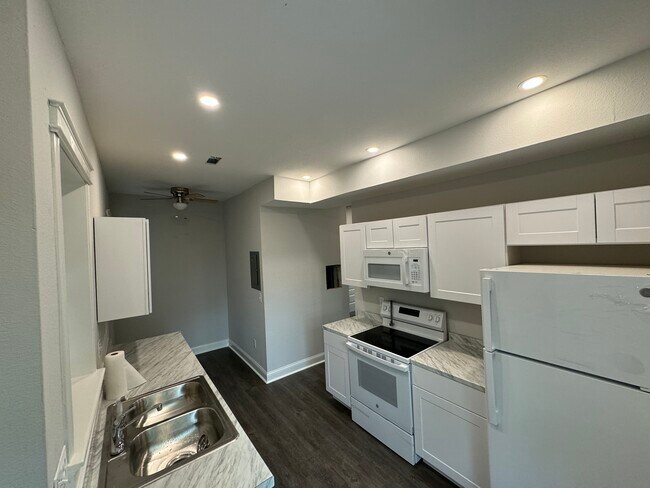 Foto del edificio - 3001 Agnes Ave